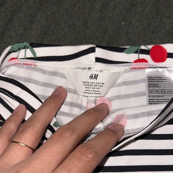 H&M Striped Cherry Print Shorts - Picture 2 of 2